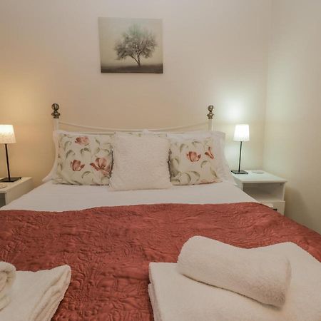 Appartement Robins Nest à Whitby Extérieur photo