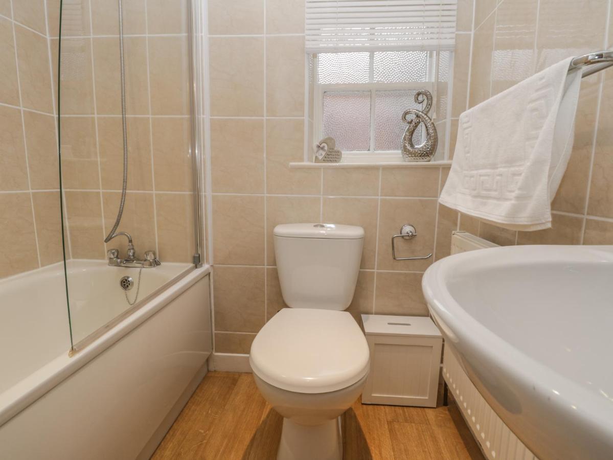 Appartement Robins Nest à Whitby Extérieur photo